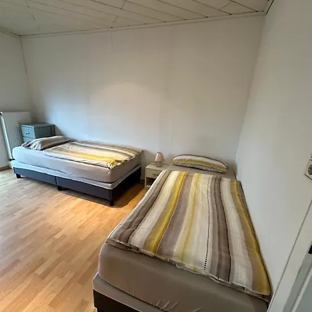 Monteuren Und Studentenwohnungen Bettvermietung *