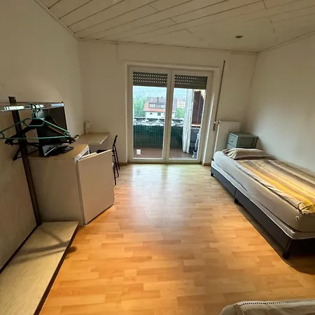 Monteuren Und Studentenwohnungen Bettvermietung Motel para Casais Geislingen an der Steige