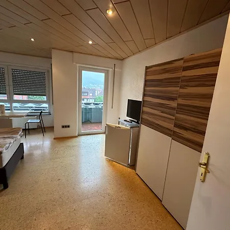 Monteuren Und Studentenwohnungen Bettvermietung *